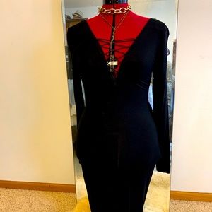 Body Con plunging black dress